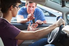 Autoversicherung – Wer dar mein Fahrzeug fahren?