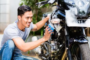 Wie wäscht man sein Motorrad oder seinen Roller?