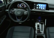 Bei VW kommen die Tasten am Lenkrad zurück